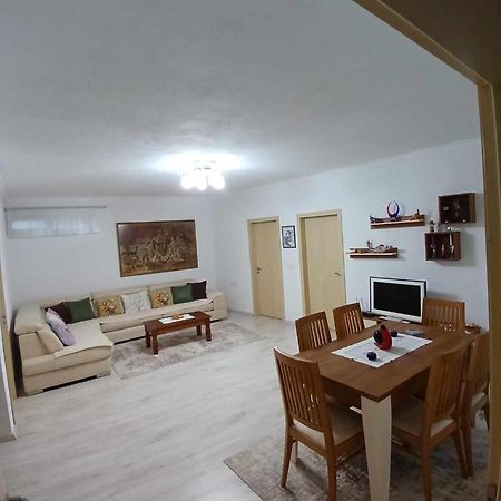 Eniguesthouse Gjirokastër Eksteriør bilde