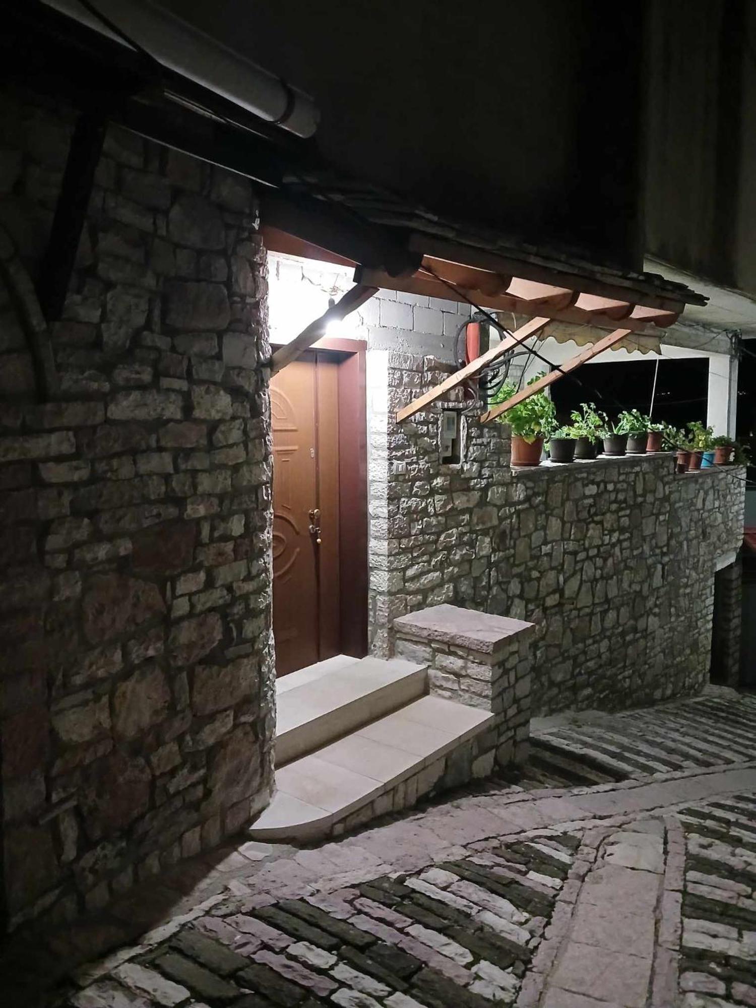 Eniguesthouse Gjirokastër Eksteriør bilde