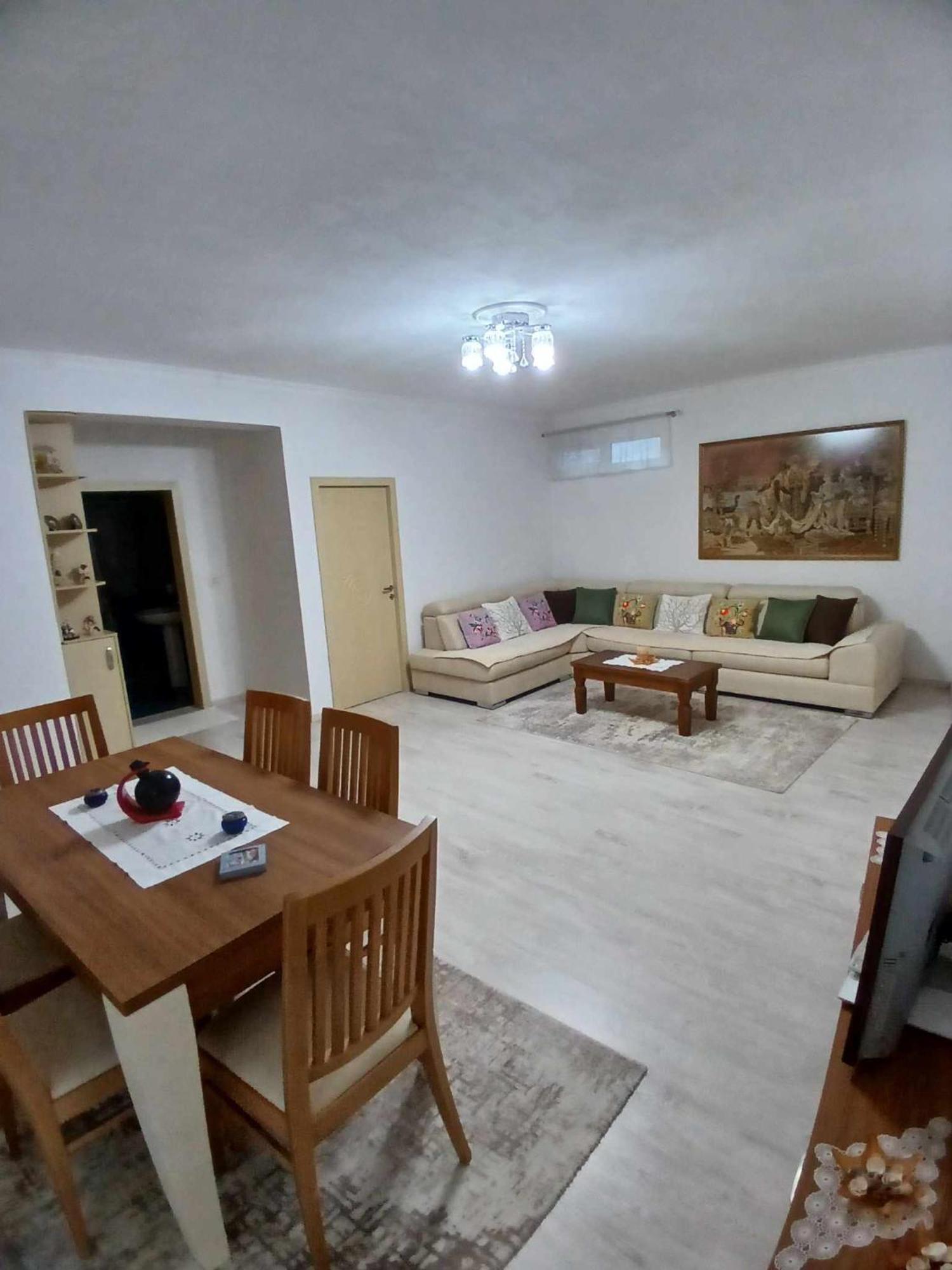 Eniguesthouse Gjirokastër Eksteriør bilde