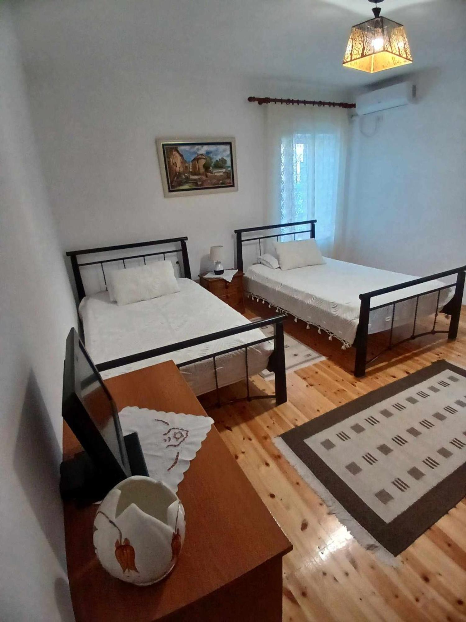 Eniguesthouse Gjirokastër Eksteriør bilde