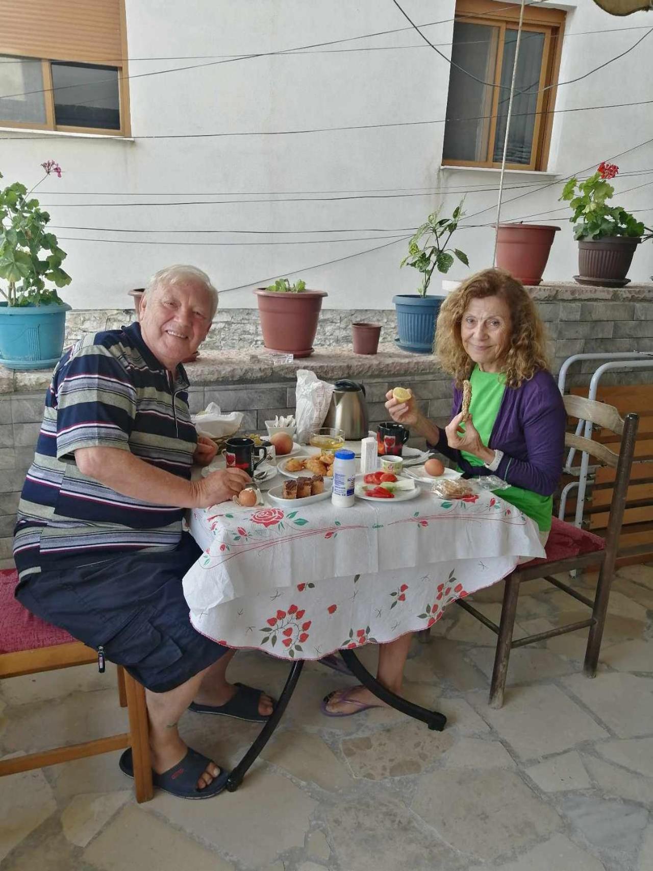 Eniguesthouse Gjirokastër Eksteriør bilde