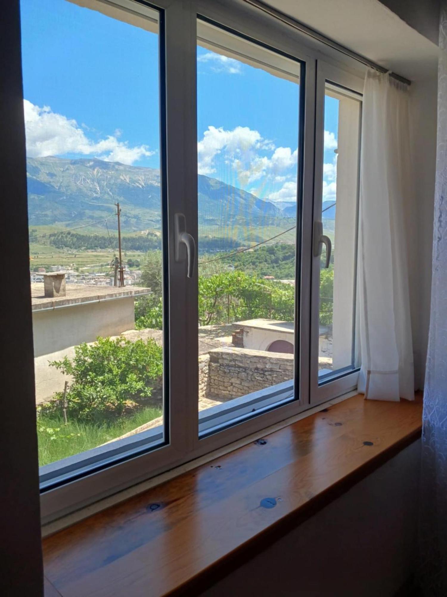 Eniguesthouse Gjirokastër Eksteriør bilde